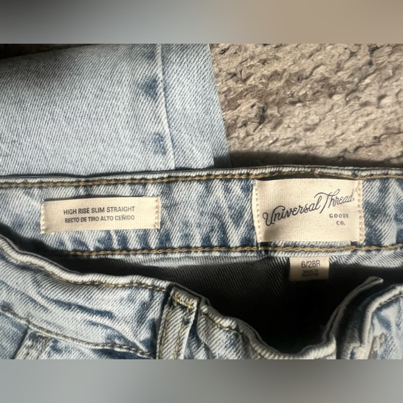 Universal Threads Jeans - Picture 5 of 8